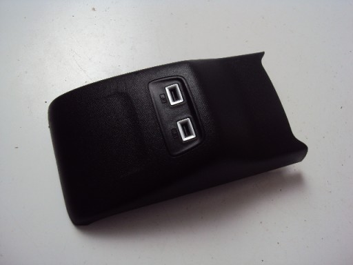 РОЗ'ЄМ ДЛЯ ЗАРЯДКИ USB PEUGEOT 208 II 2019-