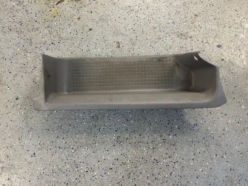 VW T4 CARAVELLE STOPIEN of the threshold cover left 705863735A