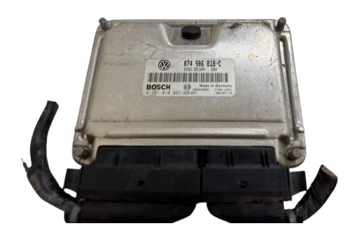 Блок управління двигуном volkswagen transporter - caravelle t4 074906018c