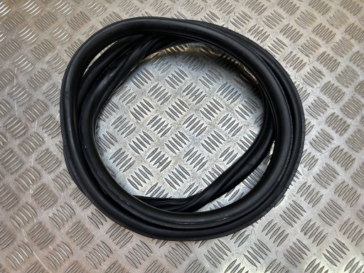rubber gasket door tylnych BMW 1 F20 2013 7240834