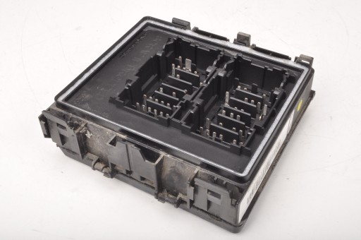 Блок запобіжників fiesta mk8 h1bt-14d068-af