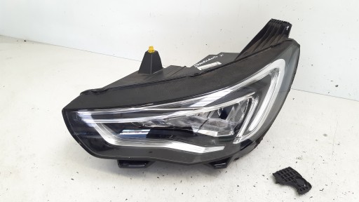 light left front europa full led 366947220 Opel Grandland X