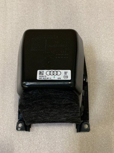AUDI E TRON passenger compartment TUNELU SRODKOWEGO 4KE864981A 27km
