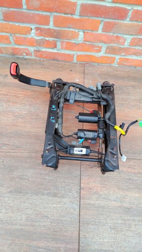 JEEP GRAND CHEROKEE WJ 99-04 СТОЙКА ЛЕВОГО СИДЕНЬЯ