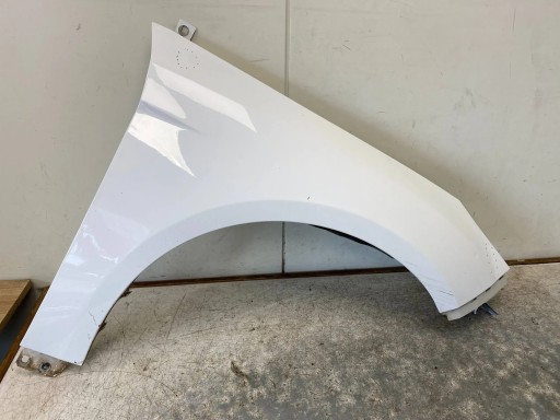 FORD FOCUS MK3 Kotflügel rechts vorne BIALY 5B