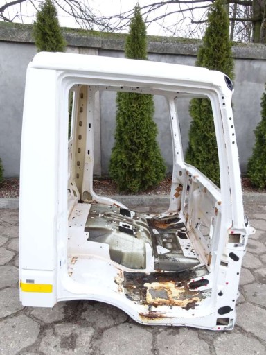 EUROCARGO III 08-15 ОБШИВКА ПРАВАЯ СТОРОНА ЧЕТВЕРТЬ