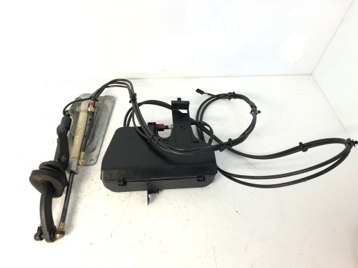 A1647400718 - Насос двигуна закрилки задні для MERCEDES GL X164 ML W164 A2518000448