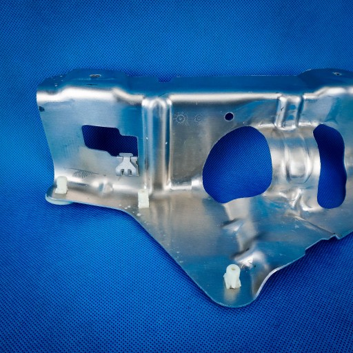 bracket covers termicznej cover BMW X5 G05 X6 G06 LCI 51759477798 9477798