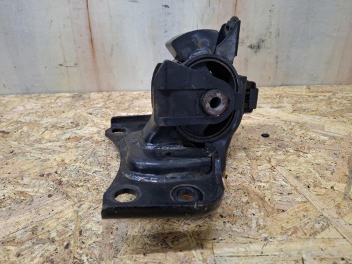 engine mount Toyota Prius plus ZVW40 2012