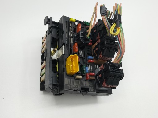 БЛОК ПРЕДОХРАНИТЕЛЕЙ PEUGEOT CITROEN R05 BSM 9663100480