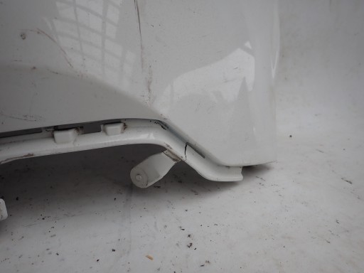 PEUGEOT 2008 und 13-19 Ecke der Stoßstange rechts heck