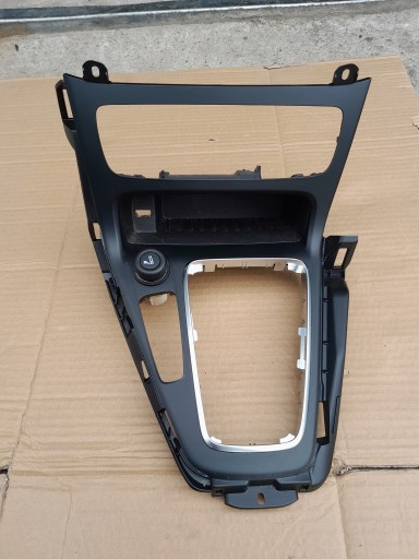 F1EB-A044H - Рамка корпус шестерни туннель FOCUS MK3 LIFT 14-18r