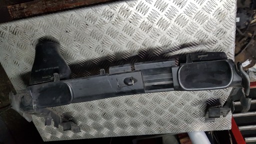 MERCEDES W203 COUPE přívod vzduchový volant stěna chladičů