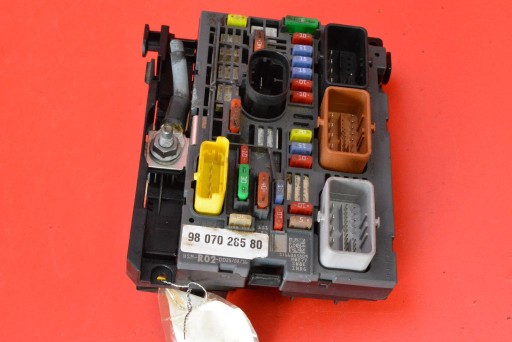 Kasten der Sicherungen BSM 9807028580 PEUGEOT 3008 1 und 2.0 HDI 150 KM 10-13