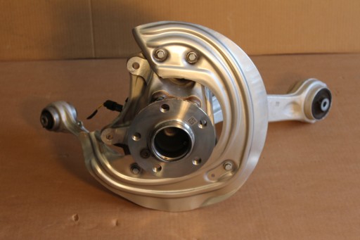 6878610 6874335 - Правый поворотный кулак передний bmw g20 g21 g28 lci rwd