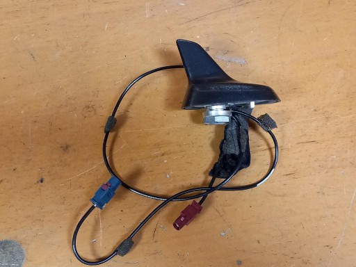 ANTENA dach GPS AUDI A8 D3 4E0035503R 03-10