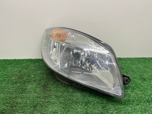far desna prednja SKODA FABIA 2 1ED247025-22