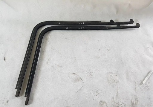 ПРОКЛАДКА НАПРЯМНА СКЛА ДВЕРІ ЛІВА DAF 75 85 CF