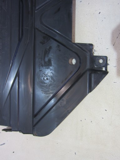 BMW E91 E90 320D cover radiator 7128503