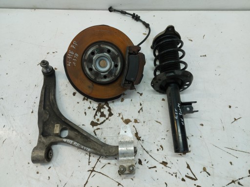 MERCEDES W118 CLA 1.3B sususpension front right shock absorber arm swing