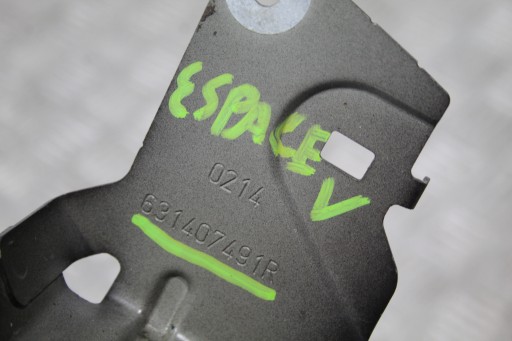 holder of a fender right ESPACE V 5 INITIALE 631407491R