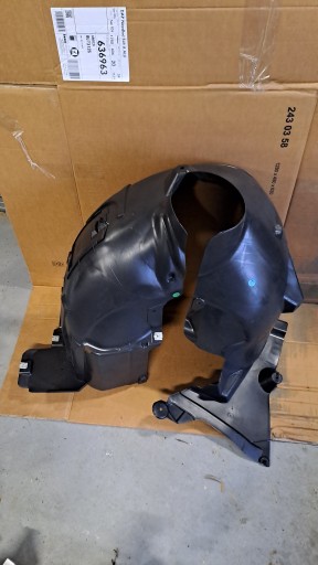 2468840222 - Колісна арка Mercedes W246 ліва