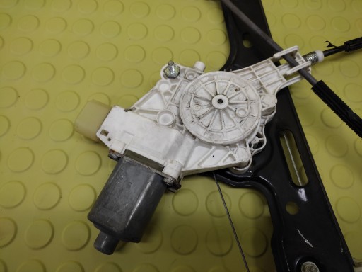 BMW 1 E87 window regulator right front