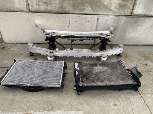 Mercedes E W213 2.0D передний радиатор