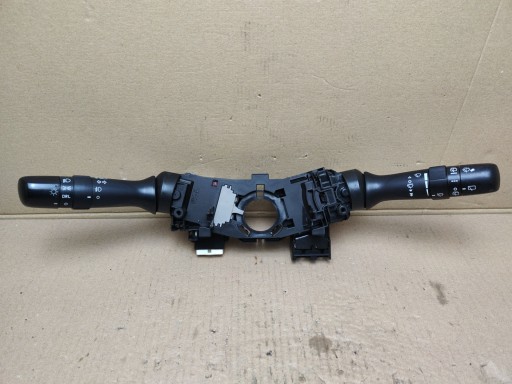 steering wheel levers and controls Toyota Sienna 3 2011