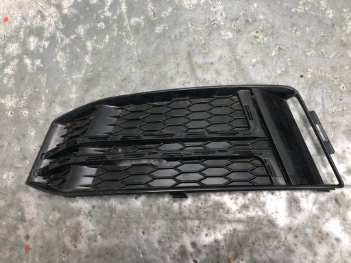 mřížka nárazníku levý předek S-LINE AUDI A4 B9 8W0807681F
