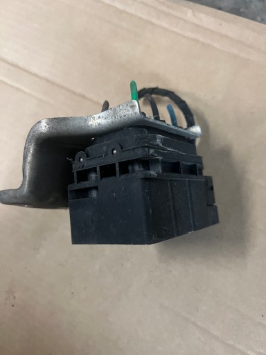 Сплиттер подвески остров AUDI A8 D3 4E0616014