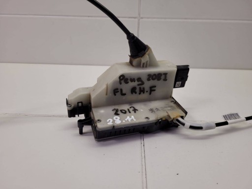 lock door front right side Peugeot 208 2015 98125007B0