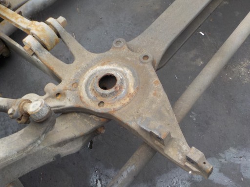 ACTROS MP4 ПОДТЯЖКА КРЕПЛЕНИЯ ПОДУШКИ