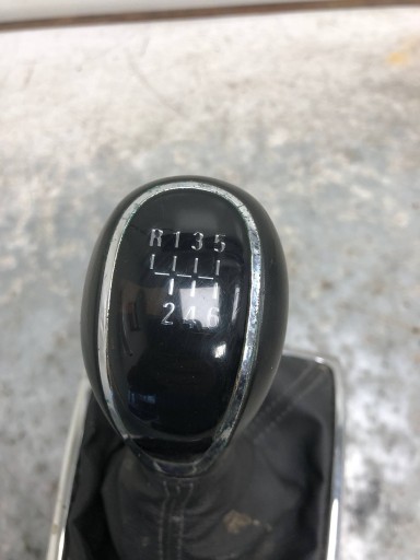gear lever trim of the gear OPEL ASTRA J 8126201000