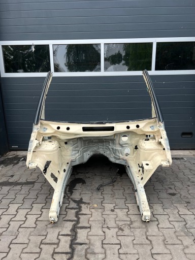 ЧЕТВЕРТИНКА ПЕРЕДНЯ ПРАВА ЛІВА W447 ЄВРОПА