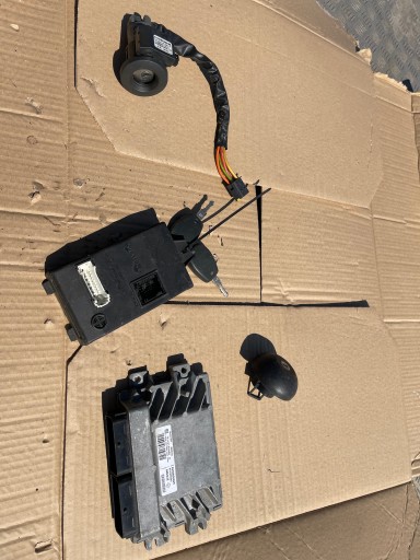 S110140025A EMS3132 - Dacia sandero 09-12 1.4 8v immo стартовий комплект комп'ютера з кондиціонером