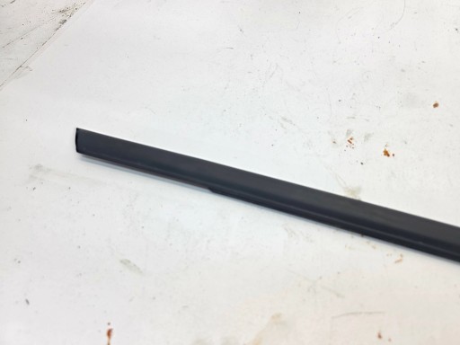 lišta prachové SZYBE dveře levý záď AUDI A4 B9 8W0839477A MAT