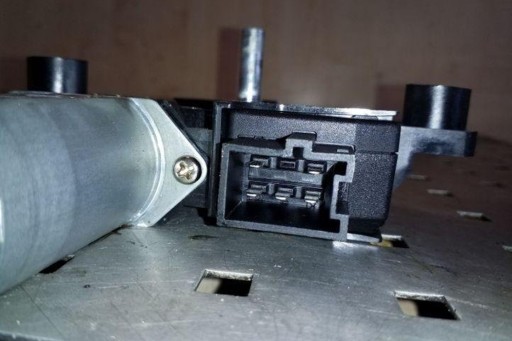 A2059060401 - Электродвигатель стеклоподъемника задней правой двери mercedes-benz c coupe (c205)