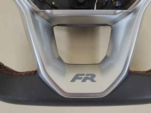 volan MULTIFUNKCJA SKORZANA koža s mjenjačem SEAT ARONA FR LIFT 2024r