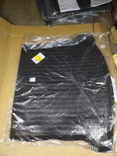 Резиновая вставка в багажник Renault ESPACE