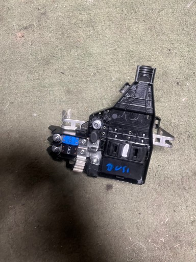 255609 - Плюсова клема, запобіжник Duster II 241148233R