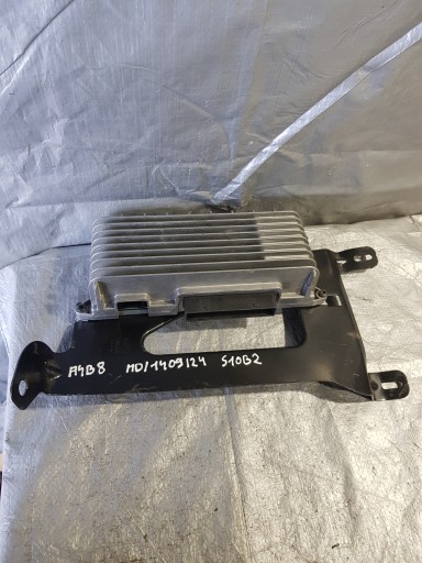 AUDI A4 B8 2.7 TDI amplifier 8T0035223AE
