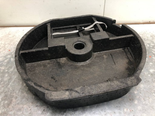 polystirene passenger compartment boot VW TOURAN and 1T0863470