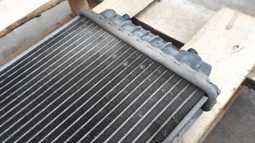 S4 B8 chladič vody 3.0 TFSI 8K0121212