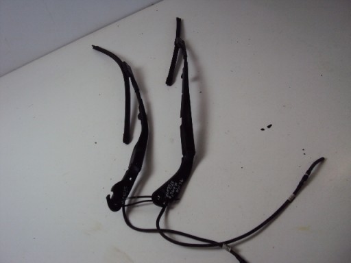 ВАЖЕЛІ СКЛООЧИСНИКА ALFA ROMEO STELVIO 16-