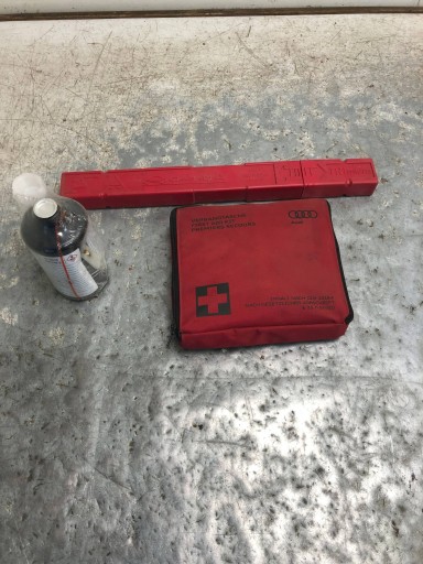 running board TROJKAT first aid kit KLEJ AUDI A4 B8 8K0860251 8P0860282G