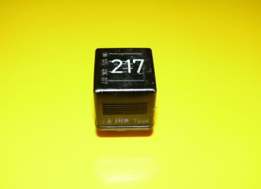 relay 217 AUDI A8 D2 94-98r. 443951253S