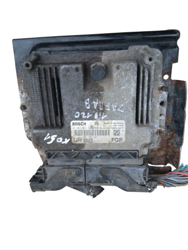 1,9 - Двигун комп opel zafira b 1.9 cdti 55189927 0281011669