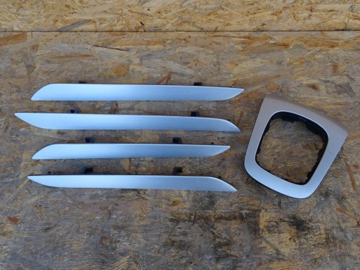 8U0864261AG - AUDI Q3 8U LIFT молдинги S-LINE