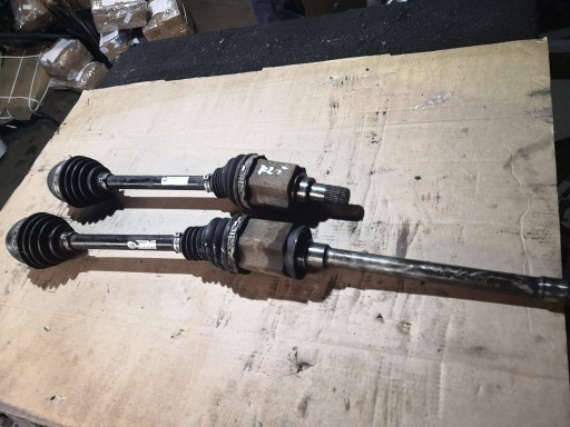 75980227 - Піввісь передній лівий BMW X3 F25 X4 F26